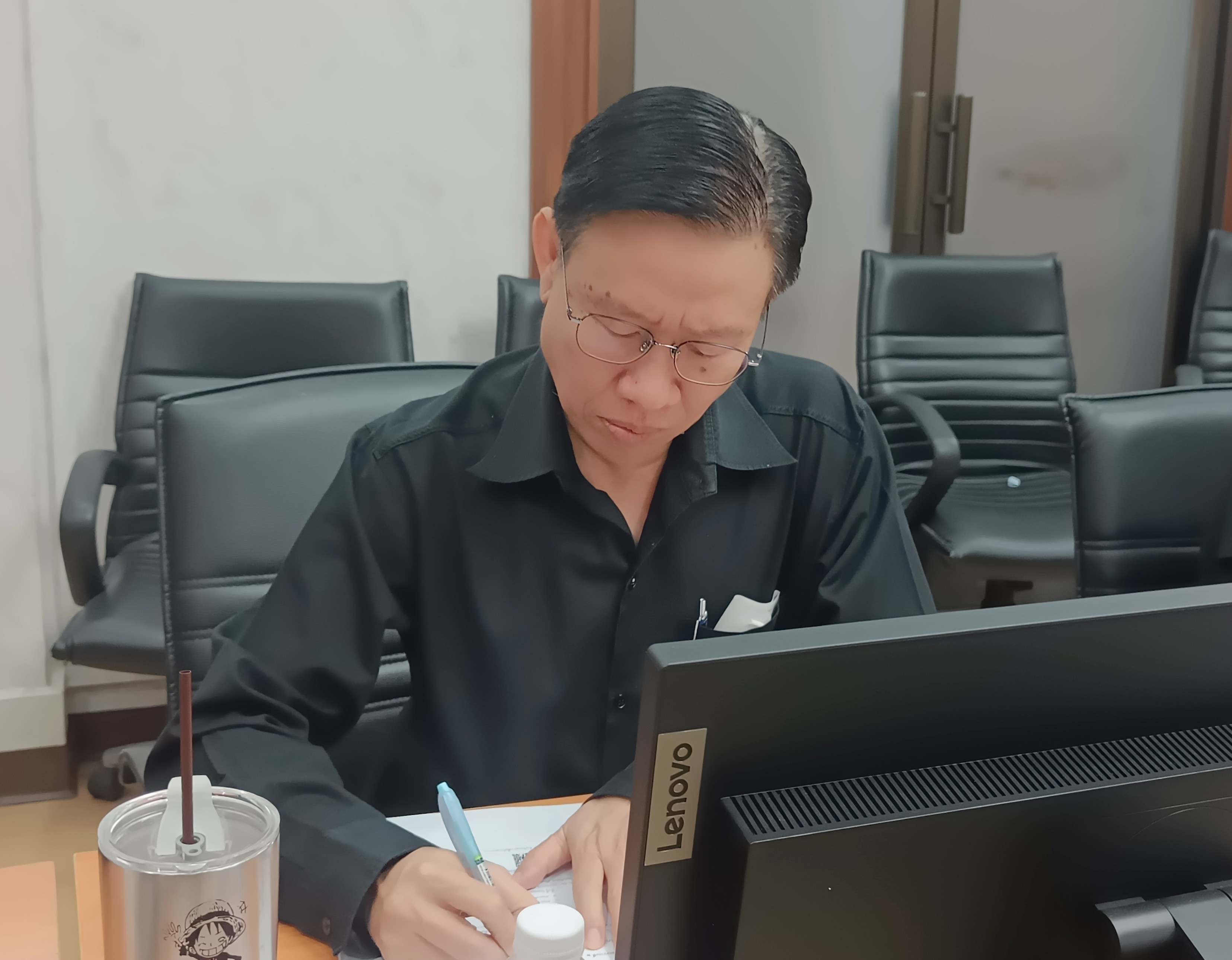 title -  ประชุมย่อยคณะทำงานฝ่ายติดตามประเมินผลการจัดงาน คณะทำงานที่ 7 การจัดงานวันคล้ายวันสถาปนาสำนักงานการปฏิรูปที่ดินเพื่อเกษตรกรรม (ส.ป.ก.) ครบรอบ 51 ปี พร้อมประชุมผ่านสื่ออิเล็กทรอนิกส์ (ผ่านระบบออนไลน์ Zoom Meeting)